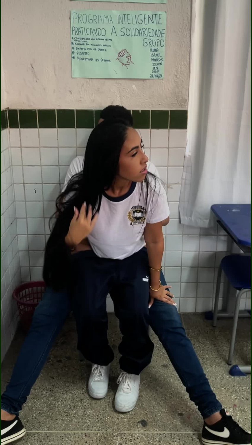 NOVINHA D COLEGIO D FORTALEZA VAZOU SENTANDO NA SALA TEEN COLLEGE SCHOOL YOUNG BRUNETTE MORENA GOSTOSA SAFADA PUTINHA NINFETA  CASADA ESPOSA HOTWIFE MARIDO CORNO AMADOR CUCKOLD