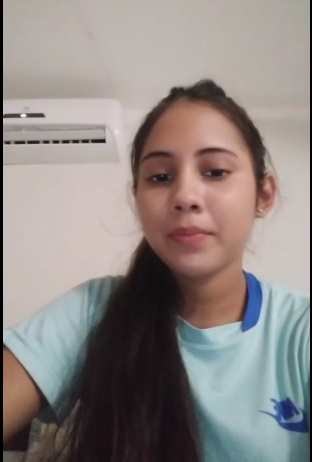 Novinha Delicinha do Insta Fez Live para os seguidores