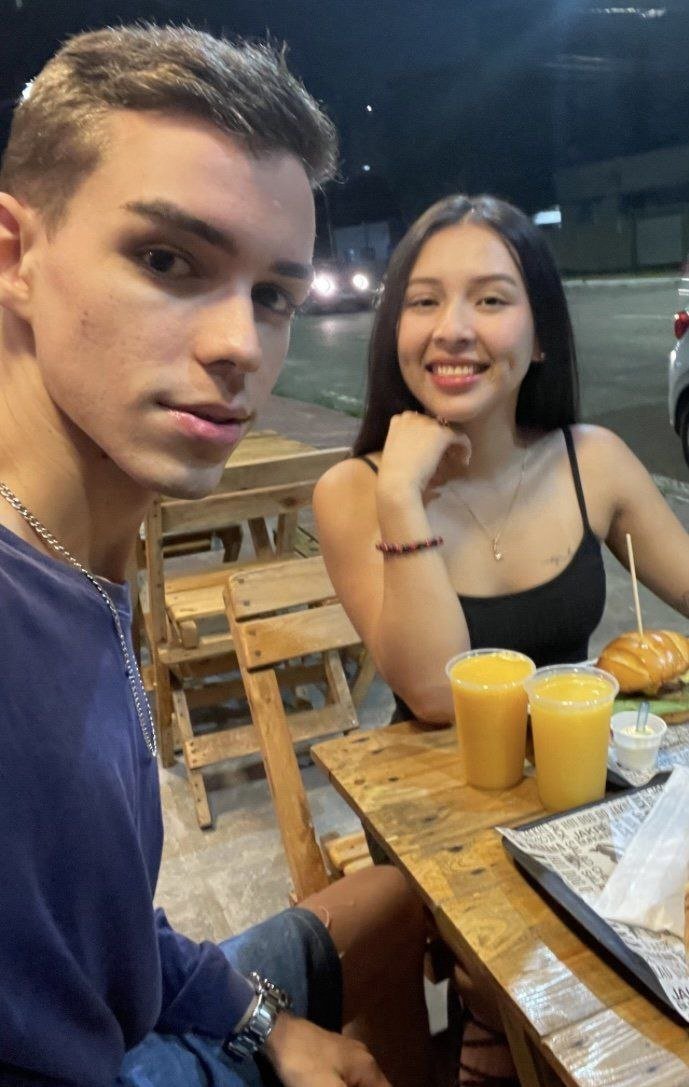 Putinha Amadora saiu pra comer e virou a sobremesa do amigo
