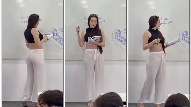 Professora tirando calcinha do cuzinho