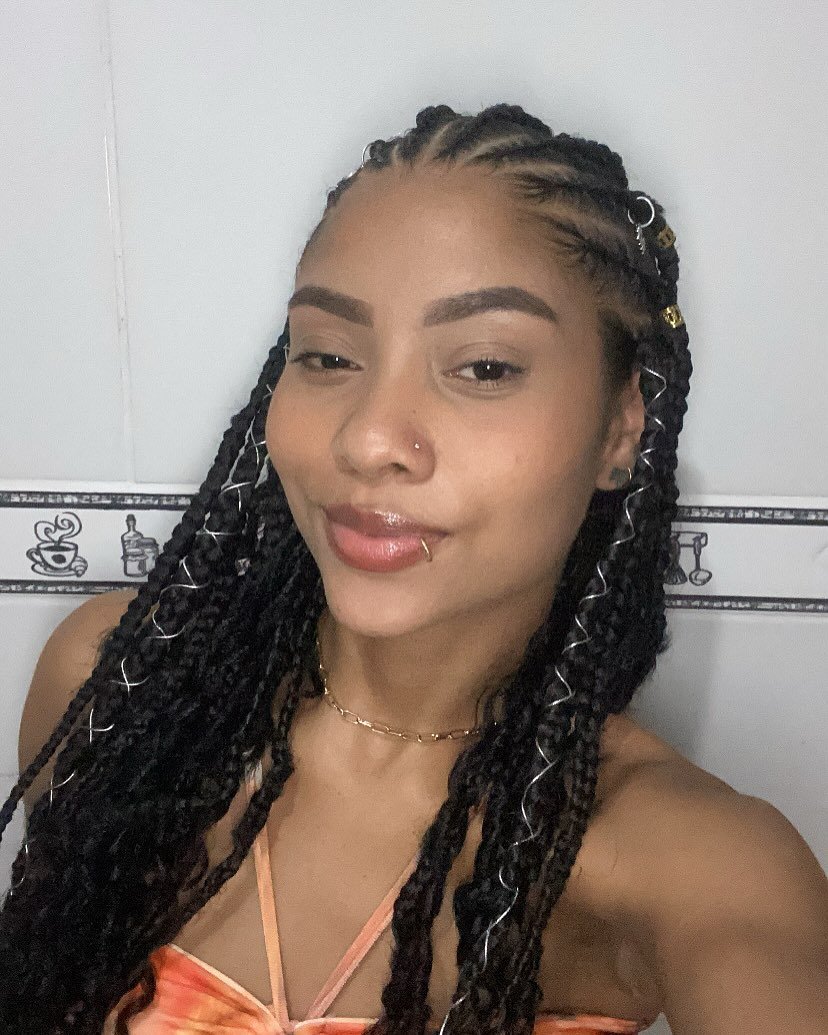 Preta Magrinha Novinha Tesudinha Rostinho De Vagabunda Esperando As Jatadas De Leite Na Cara