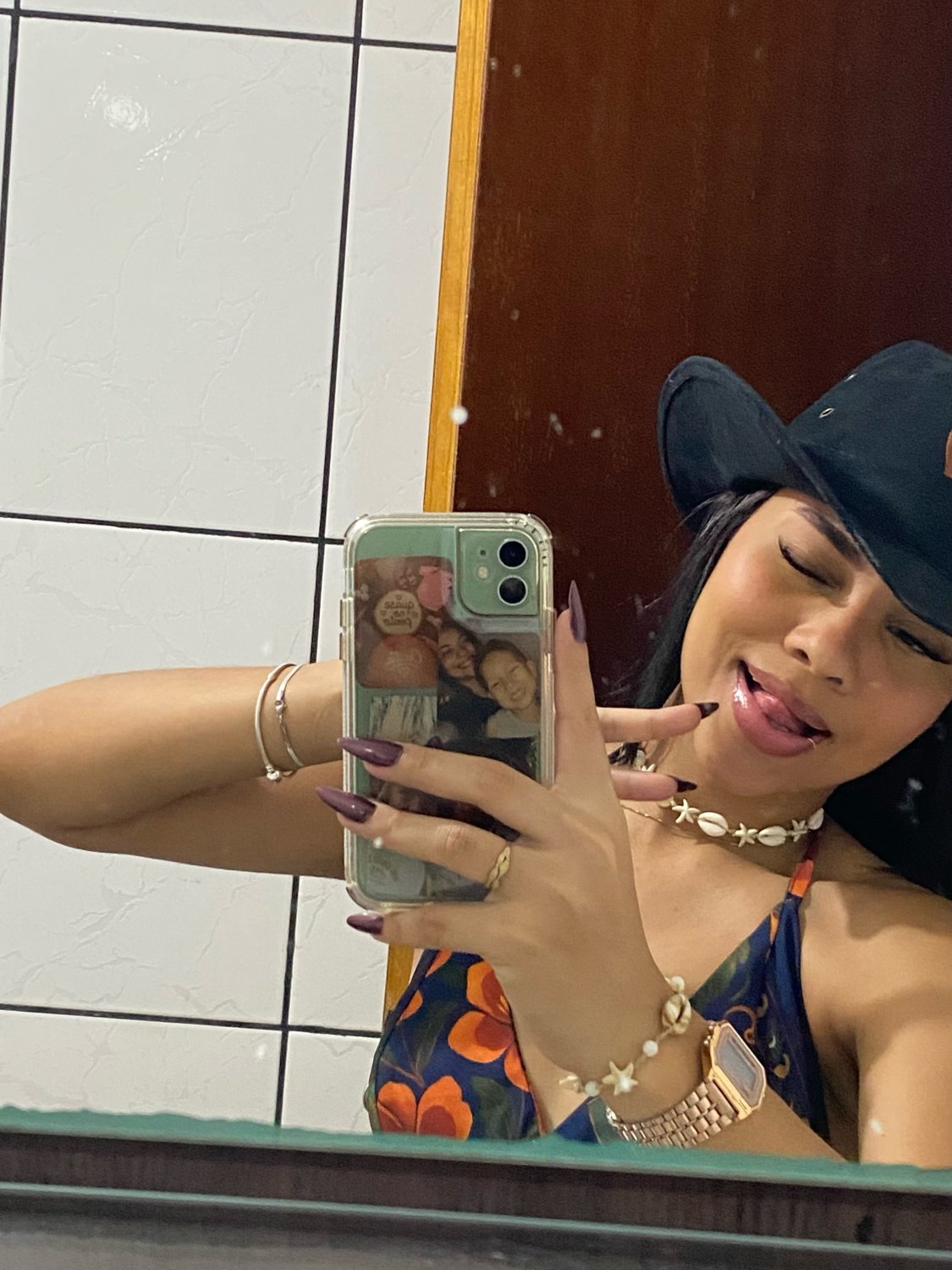 Preta Magrinha Novinha Tesudinha Rostinho De Vagabunda Esperando As Jatadas De Leite Na Cara
