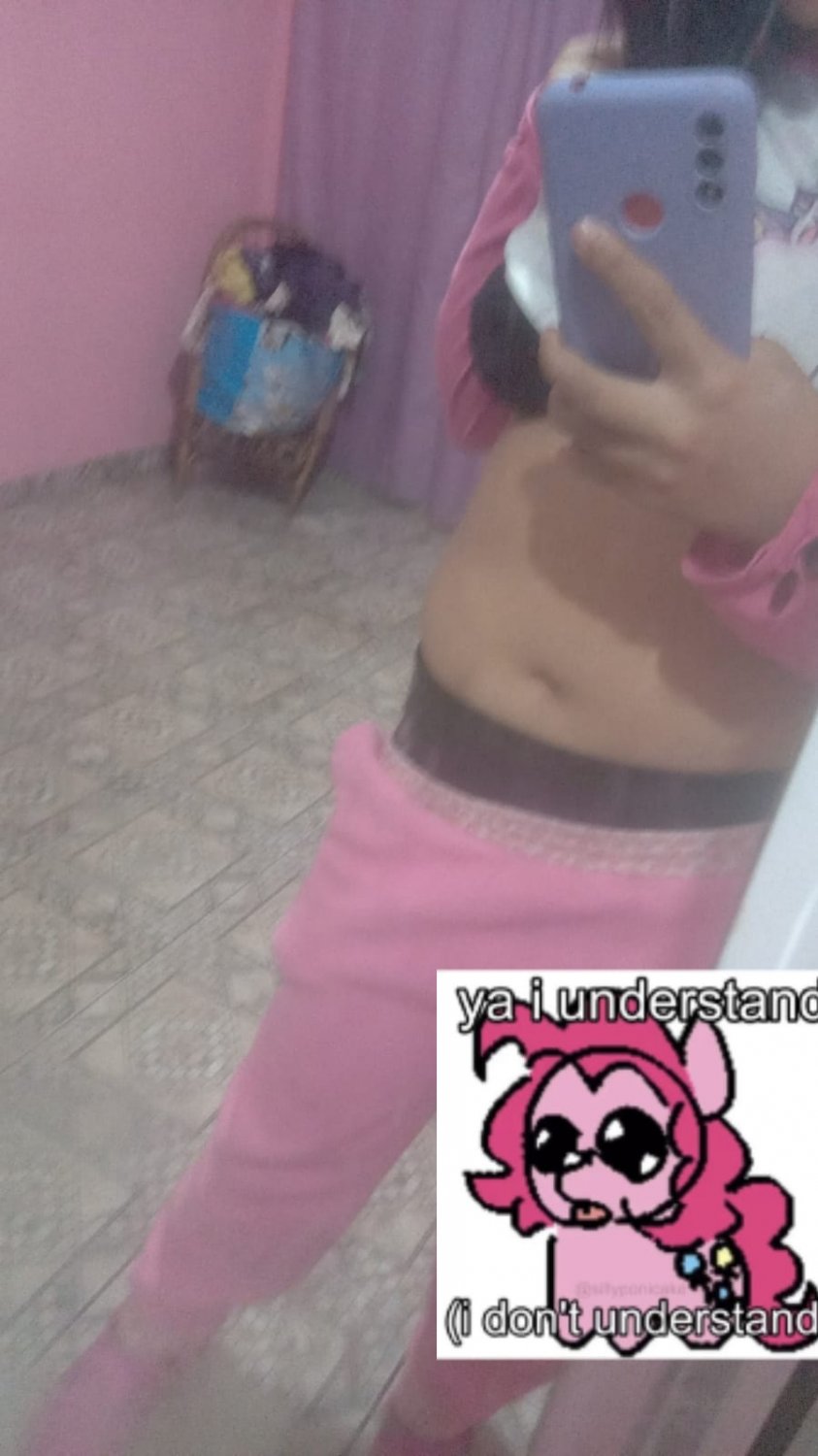 Novinha amadora de 19 aninhos virgem exibindo buceta e peitos grandes parte 3