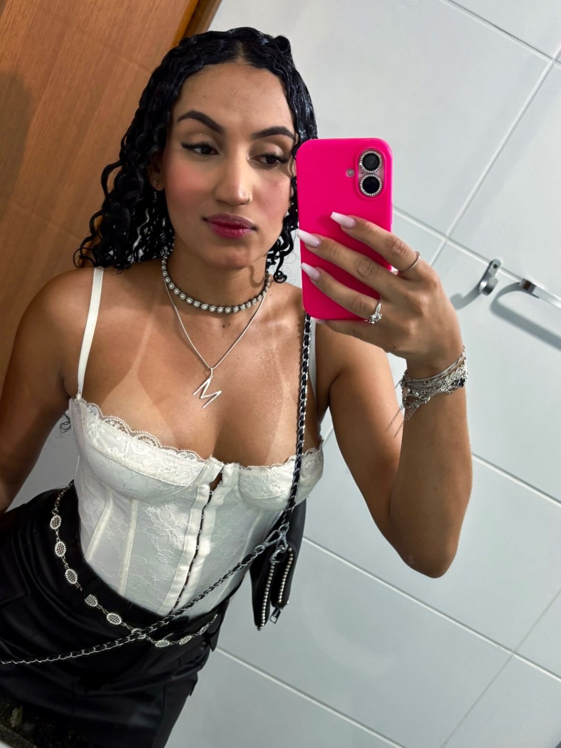 Morena Cacheada Novinha Boca De Veludo Rostinho Tesudo Pézinho Gostoso Pedindo Leite
