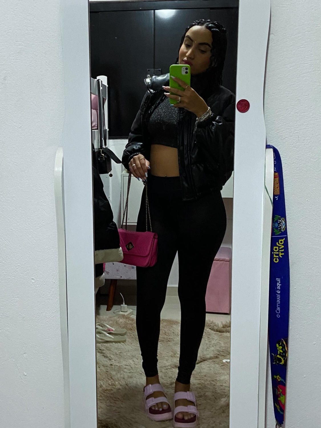 Morena Cacheada Novinha Boca De Veludo Rostinho Tesudo Pézinho Gostoso Pedindo Leite