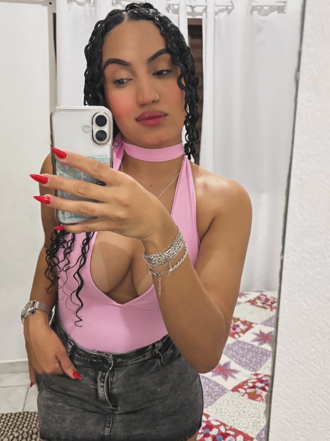 Morena Cacheada Novinha Boca De Veludo Rostinho Tesudo Pézinho Gostoso Pedindo Leite