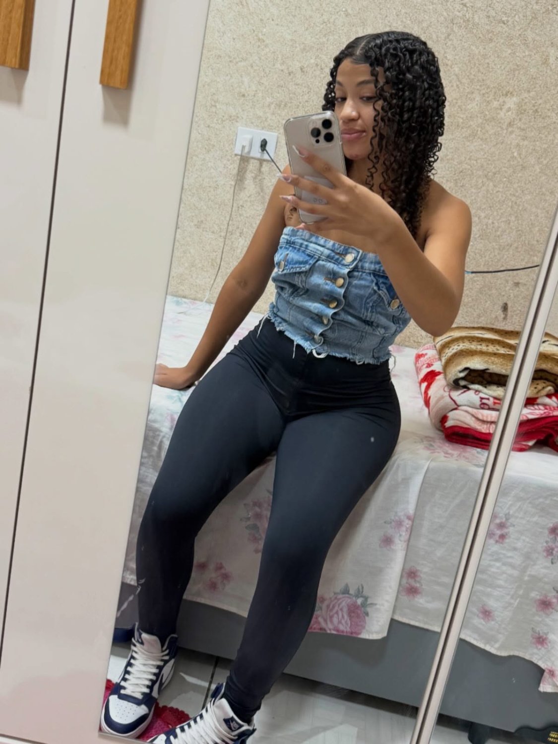 Branquinha Novinha Cacheada Rabuda Rostinho De Vagabunda Gostosa