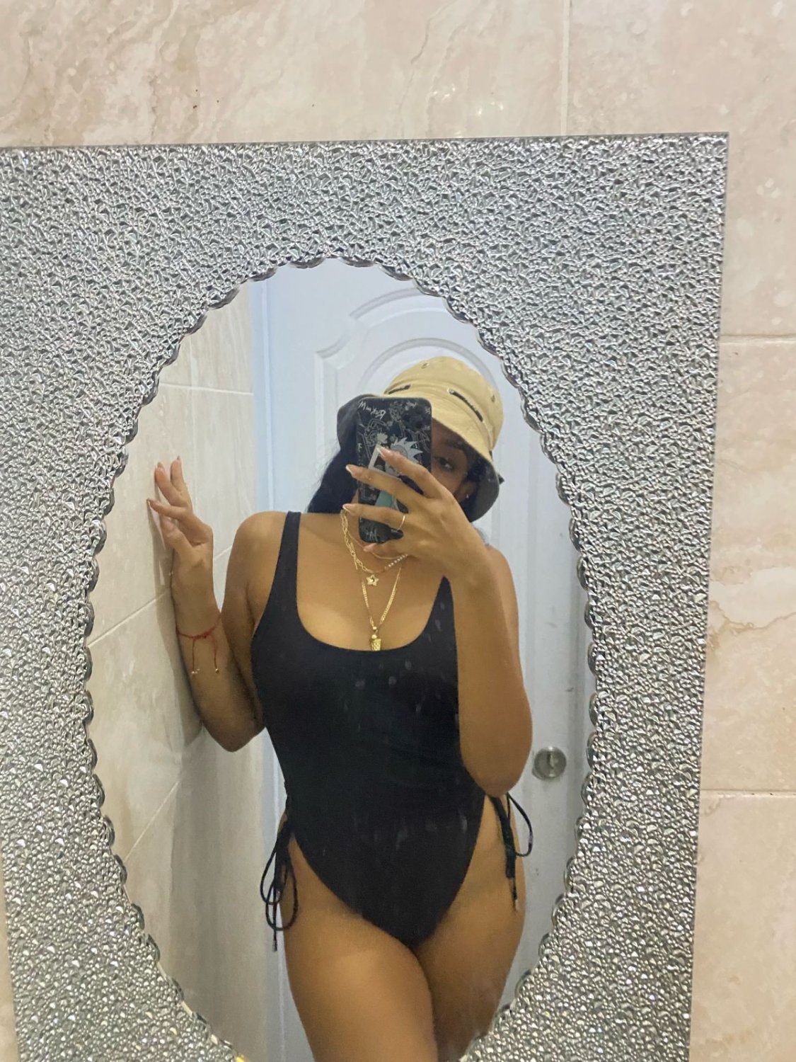 Novinha Rabuda do insta, Novinha rabuda safada foi vazada, morena novinha, vazou, vazados, vazada