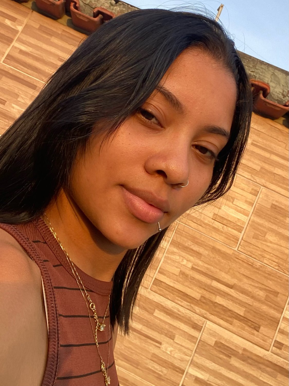 Preta Magrinha Novinha Tesudinha Rostinho De Vagabunda Esperando As Jatadas De Leite Na Cara