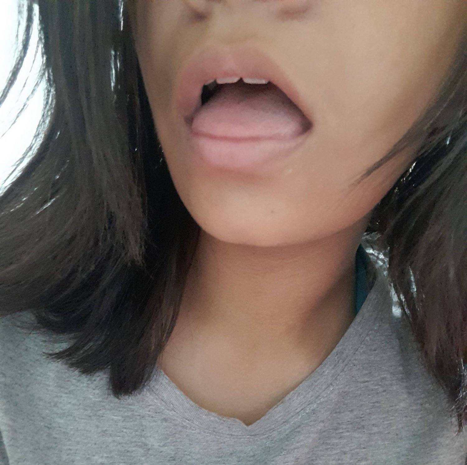 Novinha amadora de 19 aninhos virgem exibindo buceta e peitos grandes parte 3
