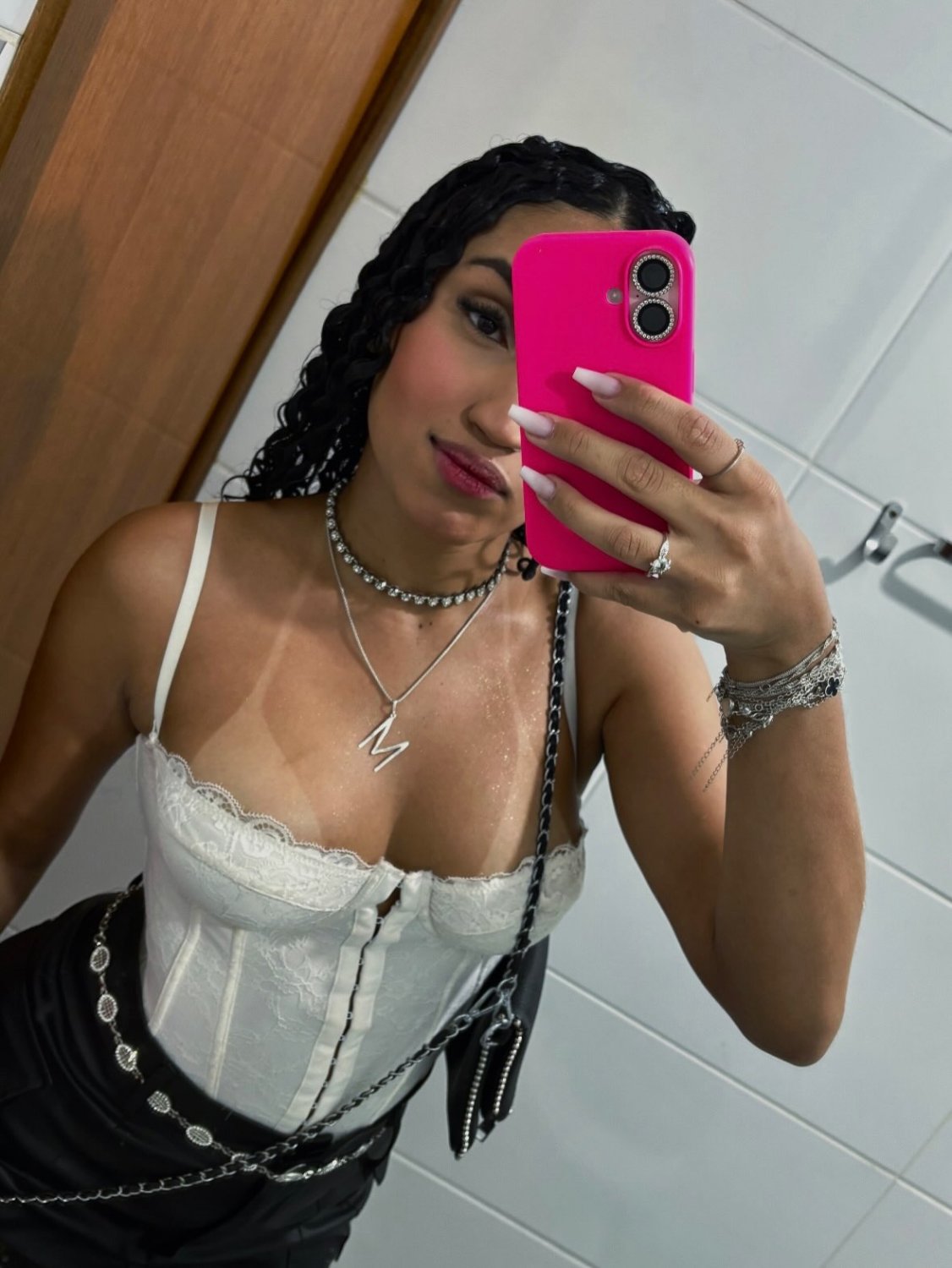 Morena Cacheada Novinha Boca De Veludo Rostinho Tesudo Pézinho Gostoso Pedindo Leite