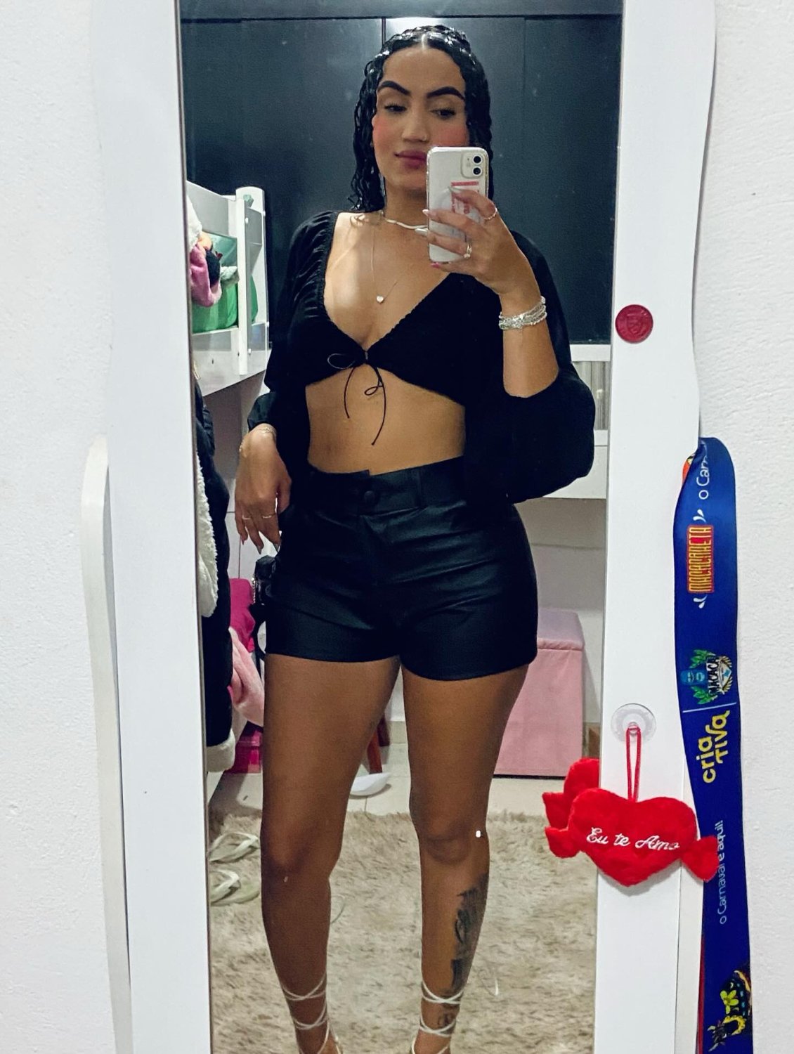 Morena Cacheada Novinha Boca De Veludo Rostinho Tesudo Pézinho Gostoso Pedindo Leite
