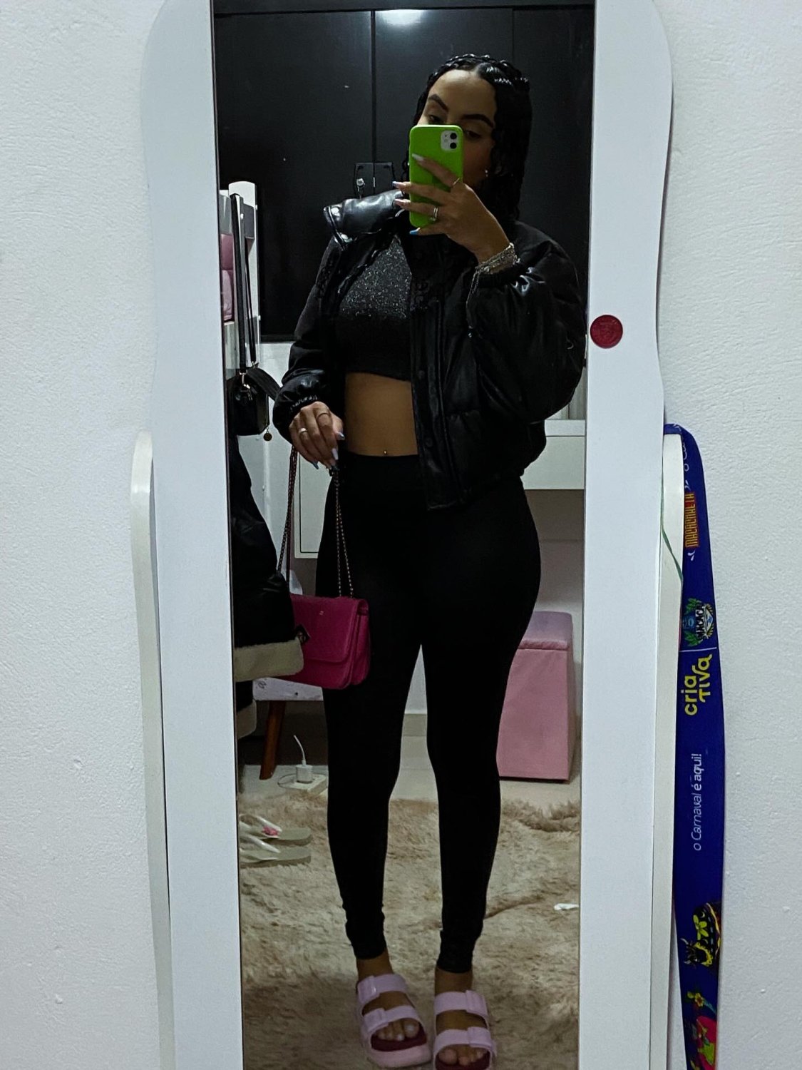 Morena Cacheada Novinha Boca De Veludo Rostinho Tesudo Pézinho Gostoso Pedindo Leite